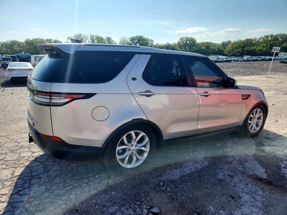 2017 Land Rover Discovery — VIN SALRGBBVXHA037322, фото 3