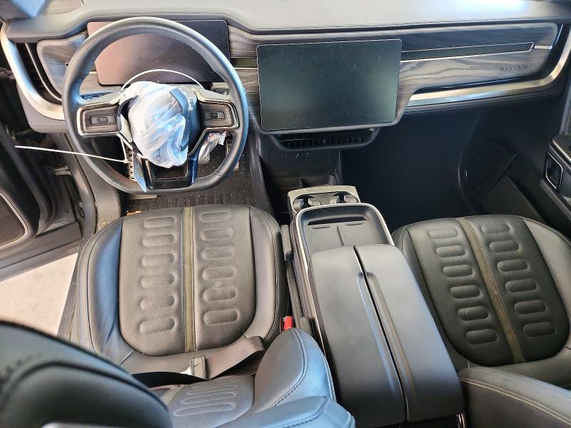 7FCTGAAA2NN013794 2022 Rivian R1T photo no. 8
