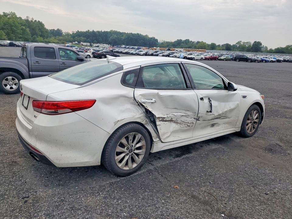5XXGU4L39GG078009 2016 KIA Optima photo no. 3