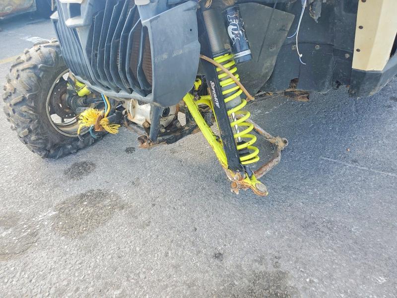 3JBPDAR2XFJ003639 2015 Can-Am Maverick photo no. 9