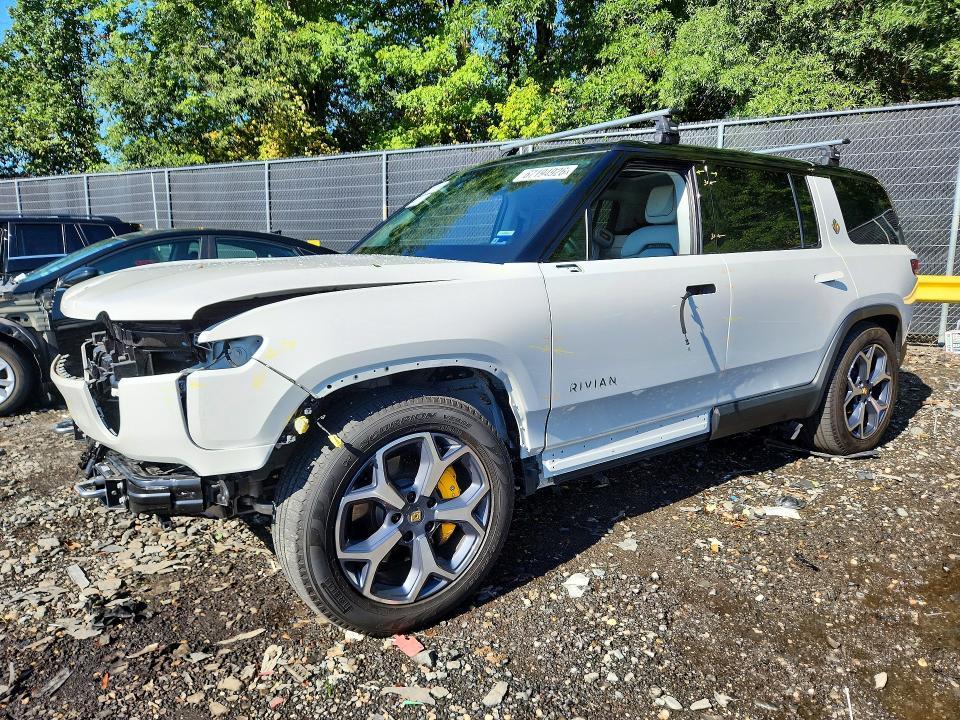 7PDSGABA5PN021545 2023 Rivian R1S photo no. 1