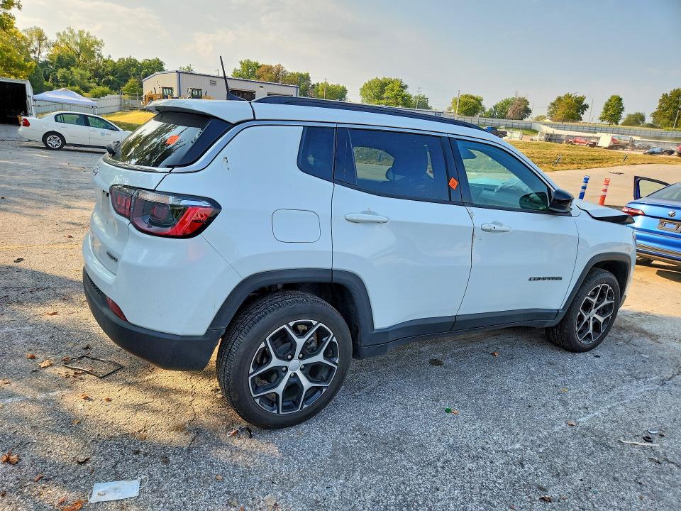 3C4NJDBN6RT607992 2024 Jeep Compass photo no. 3