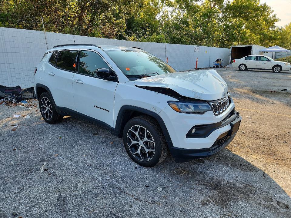 3C4NJDBN6RT607992 2024 Jeep Compass photo no. 4