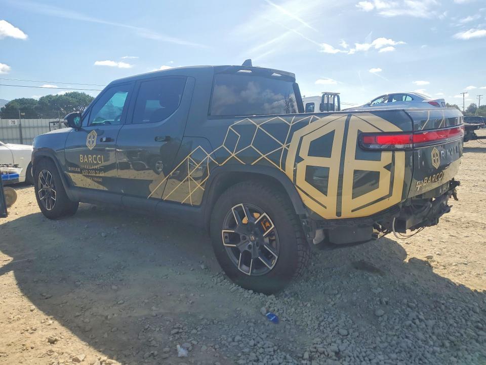 7FCTGAAL2NN004787 2022 Rivian R1T photo no. 2