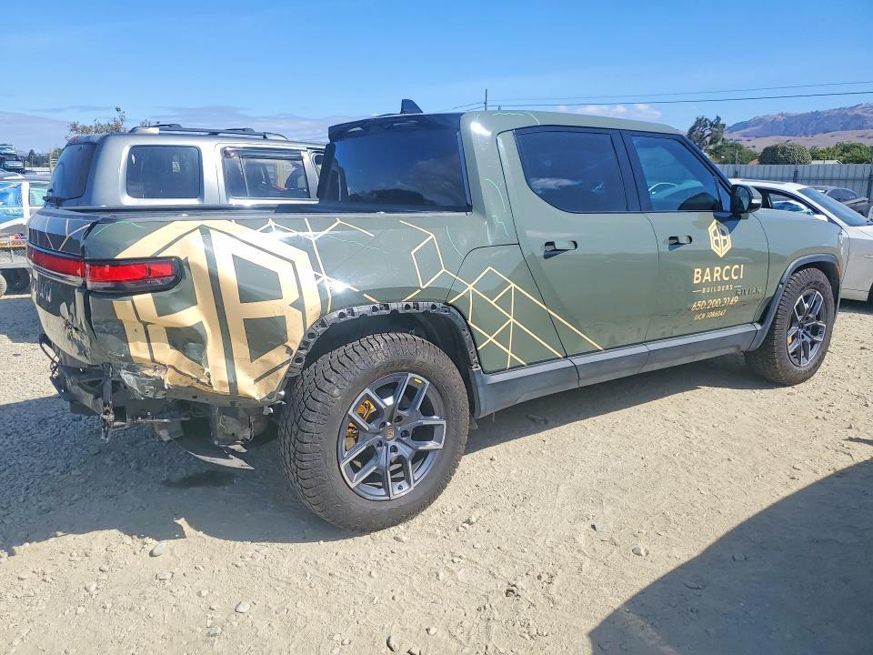 7FCTGAAL2NN004787 2022 Rivian R1T photo no. 3