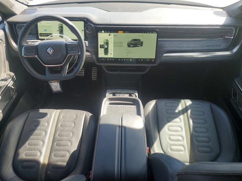 7FCTGAAL2NN004787 2022 Rivian R1T photo no. 8