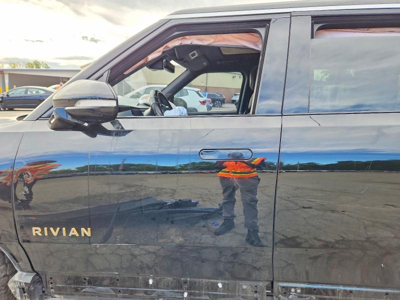 7PDSGABA7PN018355 2023 Rivian R1S photo no. 7