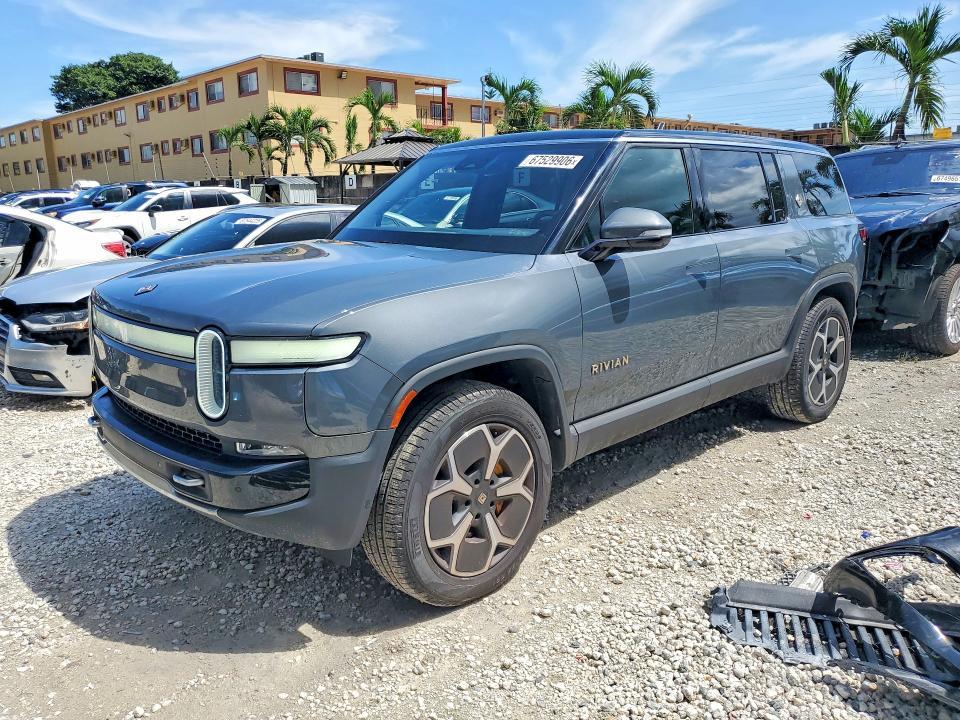 7PDSGABA7RN036888 2024 Rivian R1S photo no. 1