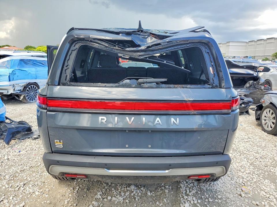 7PDSGABA7RN036888 2024 Rivian R1S photo no. 6