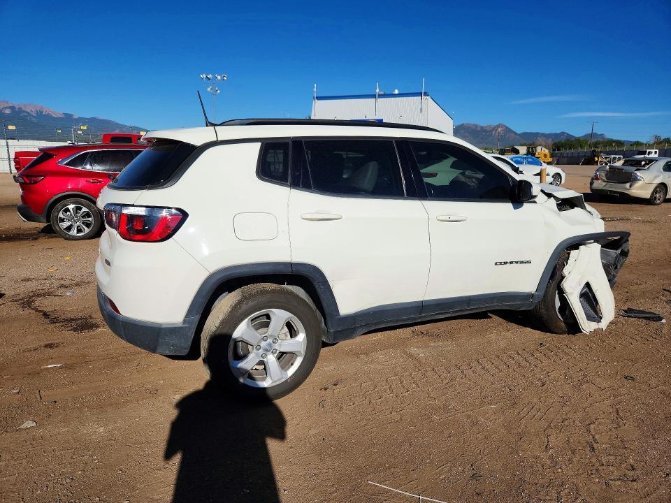 3C4NJDBB3HT651372 2017 Jeep Compass photo no. 3