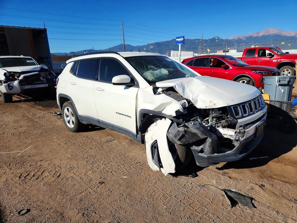 3C4NJDBB3HT651372 2017 Jeep Compass photo no. 4