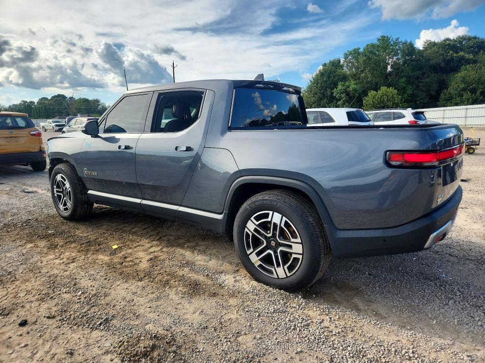 7FCTGAAL9PN024375 2023 Rivian R1T photo no. 2