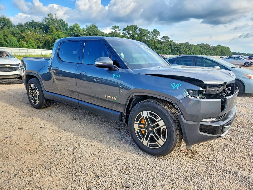 7FCTGAAL9PN024375 2023 Rivian R1T photo no. 4