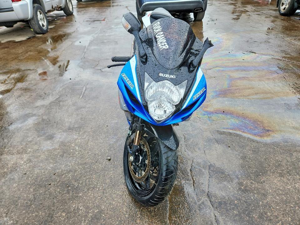 JS1GR7MA7P7101211 2023 Suzuki GSX-R750 photo no. 2