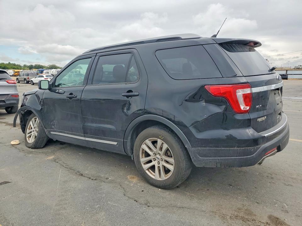 2018 Ford Explorer — VIN 1FM5K8D86JGB57504, şəkil 2