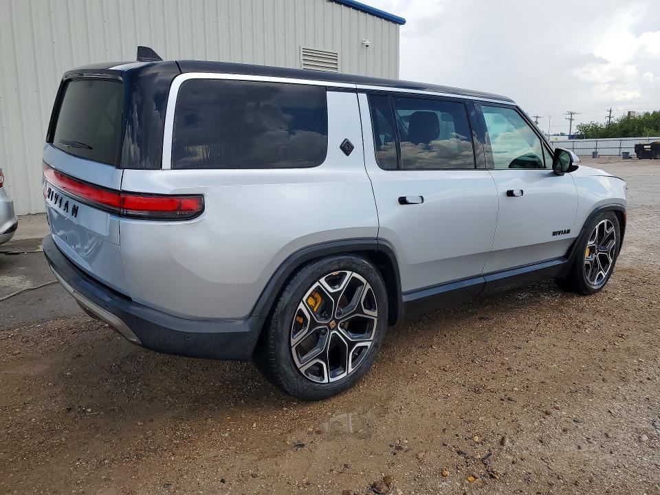7PDSGABA0PN008136 2023 Rivian R1S photo no. 3