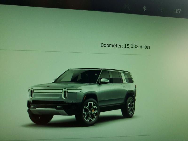 7PDSGABA0PN008136 2023 Rivian R1S photo no. 9