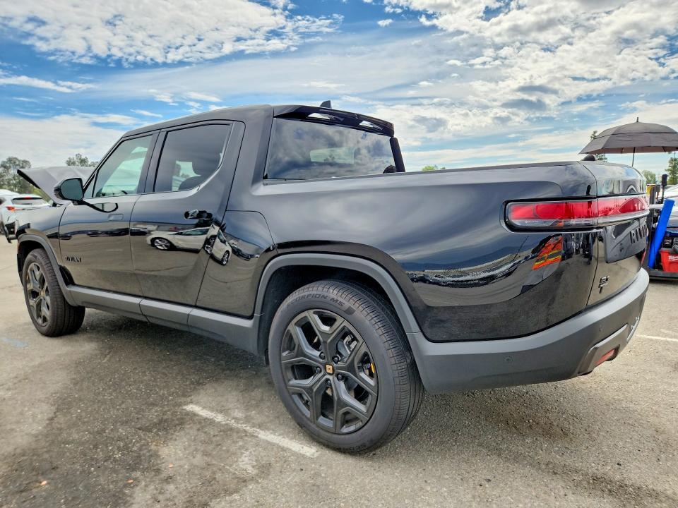 2026 Rivian R1T — VIN 7FCTGFAA3TN045874, şəkil 2