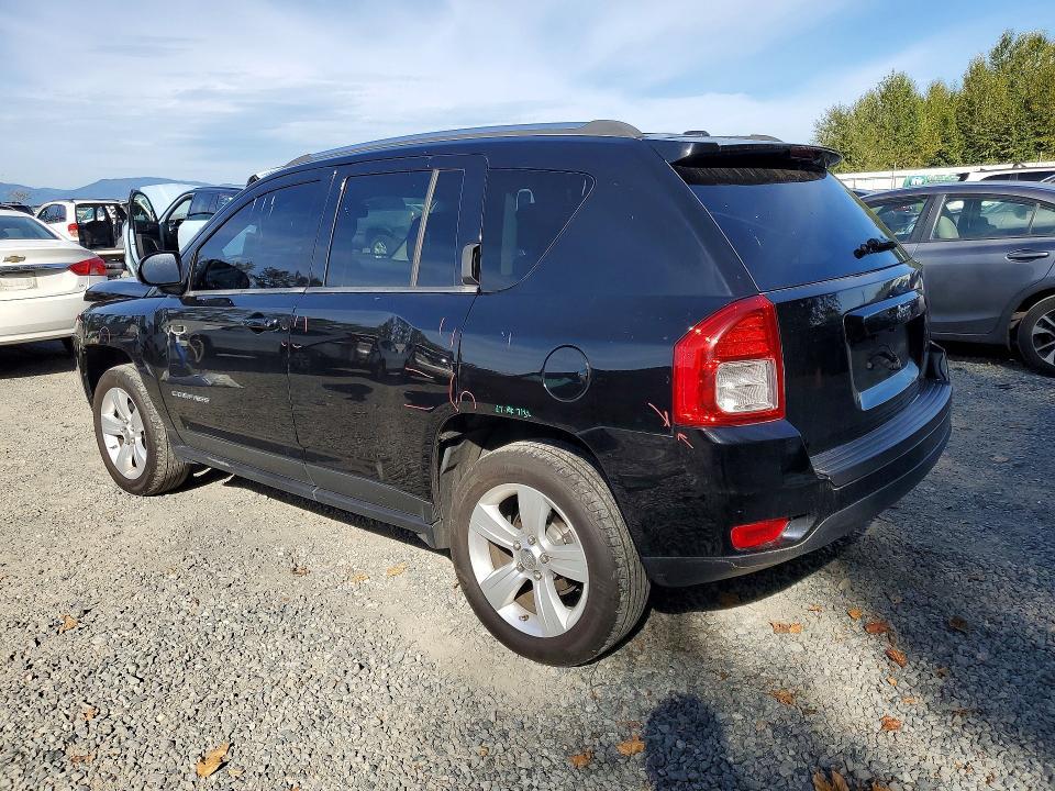 1C4NJDBB1CD564410 2012 Jeep Compass photo no. 2