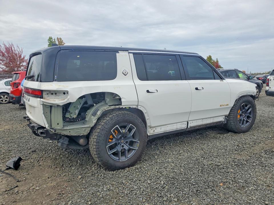 2023 Rivian R1S — VIN 7PDSGABA5PN016801, şəkil 3