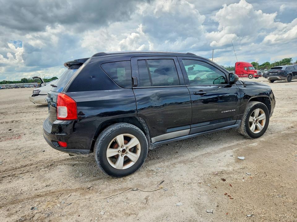 1C4NJCBA6CD553890 2012 Jeep Compass photo no. 3