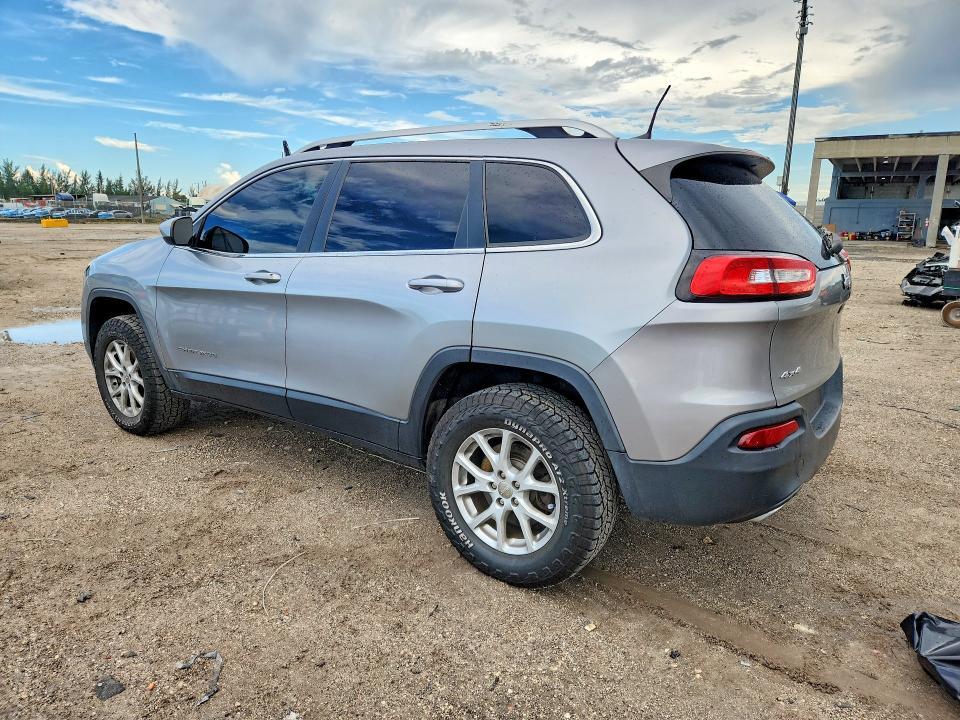 1C4PJMCS7HW656303 2017 Jeep Cherokee photo no. 2
