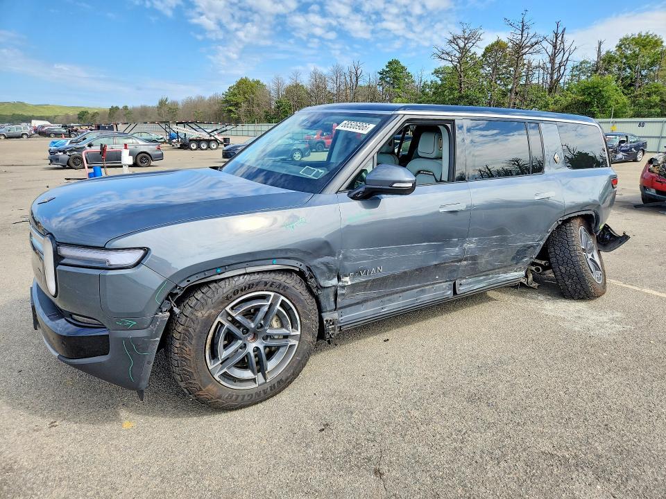 7PDSGBBA0SN054113 2025 Rivian R1S photo no. 1