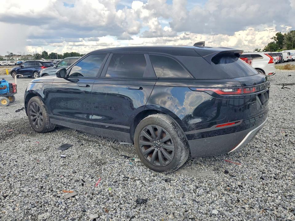 SALYL2RN6JA717060 2018 Land Rover Range Rover photo no. 2