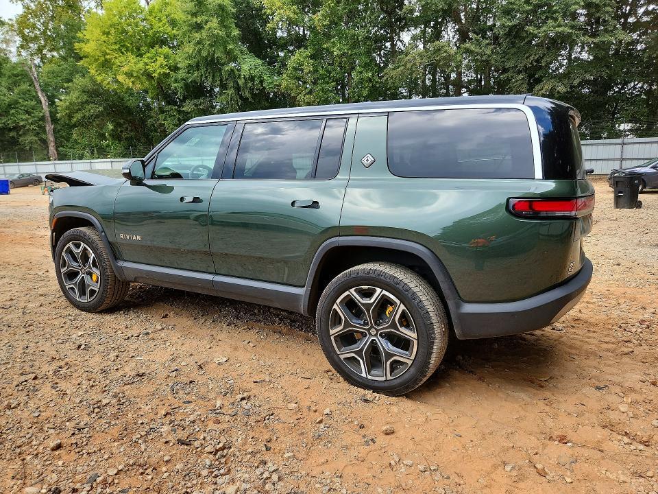 7PDSGABL0PN000121 2023 Rivian R1S photo no. 2