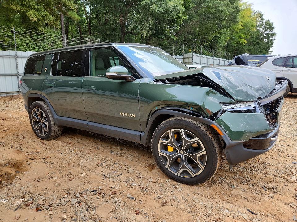 7PDSGABL0PN000121 2023 Rivian R1S photo no. 4