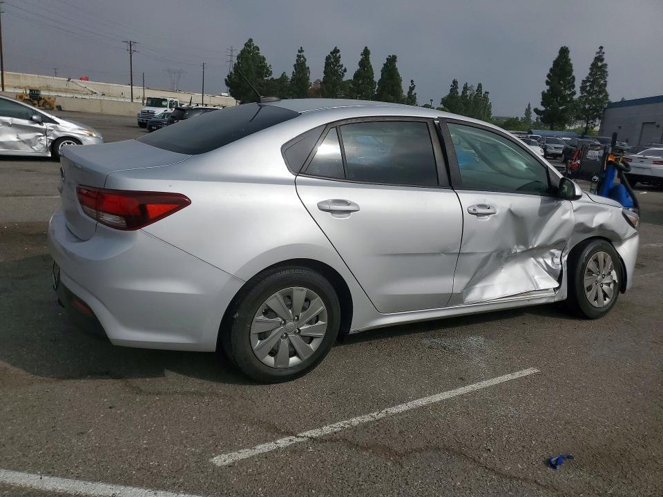 3KPA24AD1LE328367 2020 KIA Rio photo no. 3