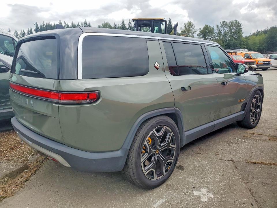 7PDSGABL7PN007017 2023 Rivian R1S photo no. 3
