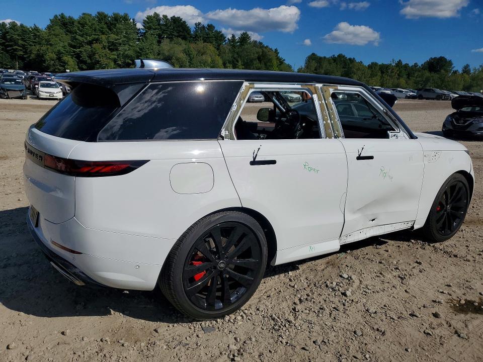 2024 Land Rover Range Rover — VIN SAL1L9FU6RA415219, фото 3