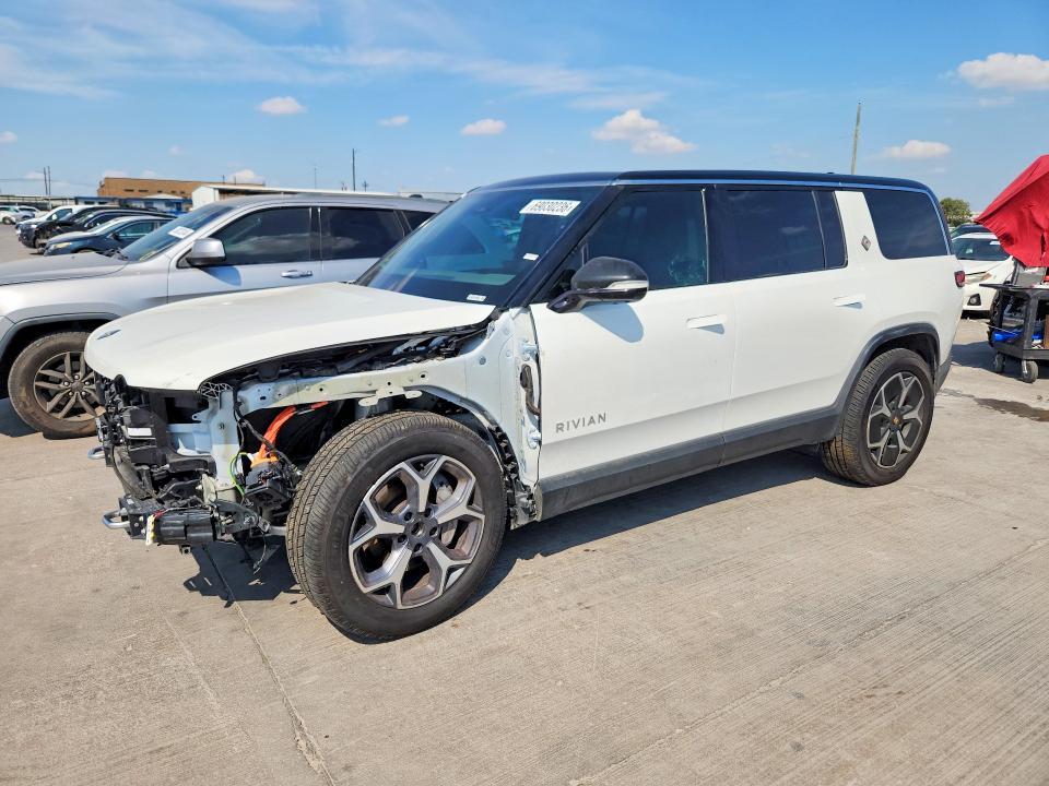 7PDSGBBA3PN024840 2023 Rivian R1S photo no. 1