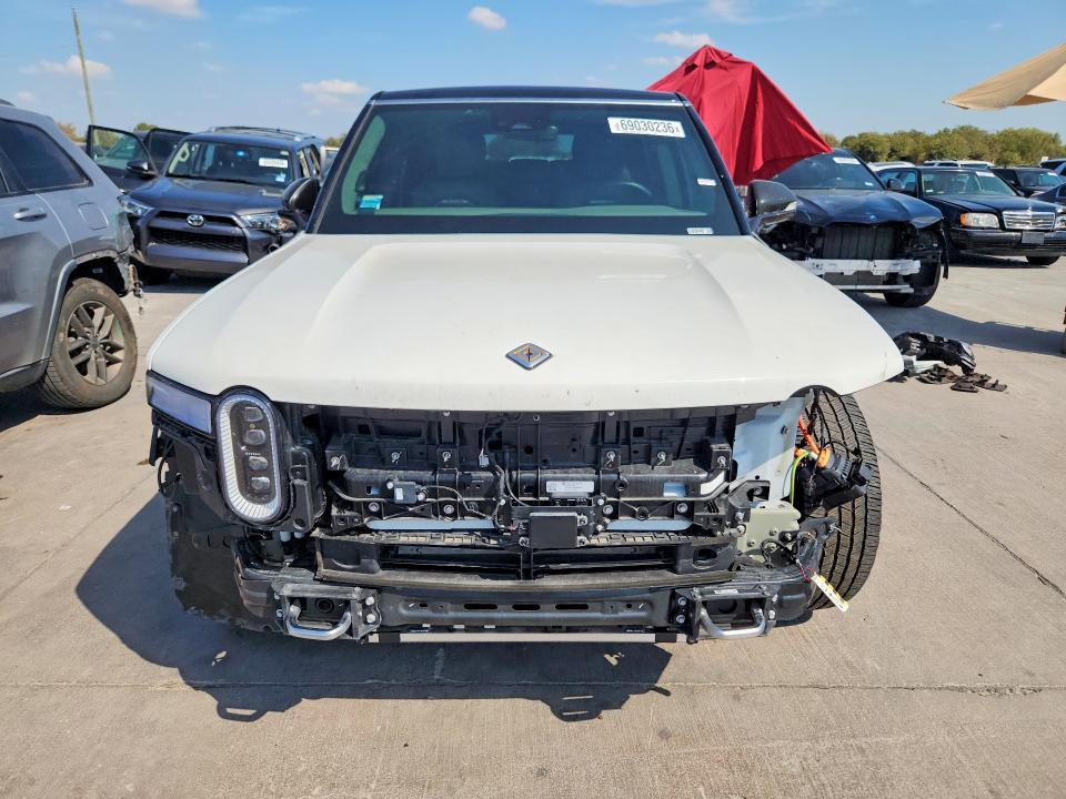 7PDSGBBA3PN024840 2023 Rivian R1S photo no. 5