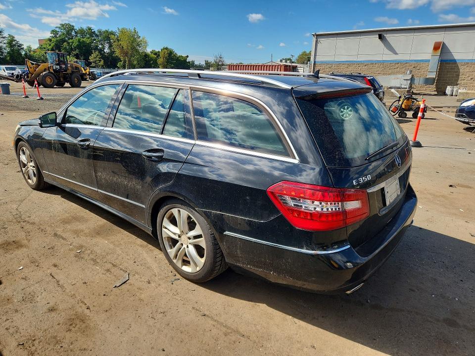 WDDHH8HBXBA100397 2011 Mercedes-Benz E-Class photo no. 2