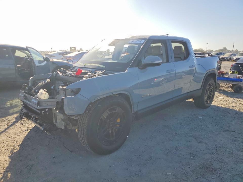 2023 Rivian R1T — VIN 7FCTGAAA8PN019456