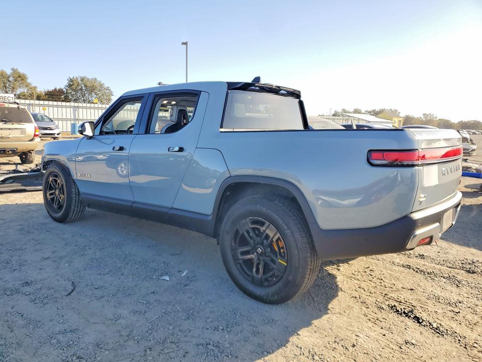 2023 Rivian R1T — VIN 7FCTGAAA8PN019456, фото 2
