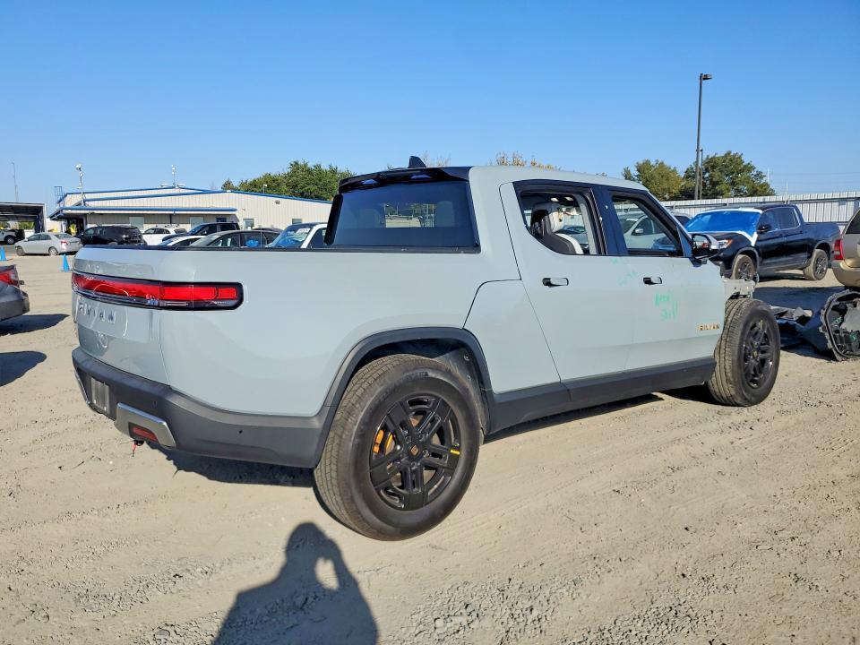 2023 Rivian R1T — VIN 7FCTGAAA8PN019456, фото 3