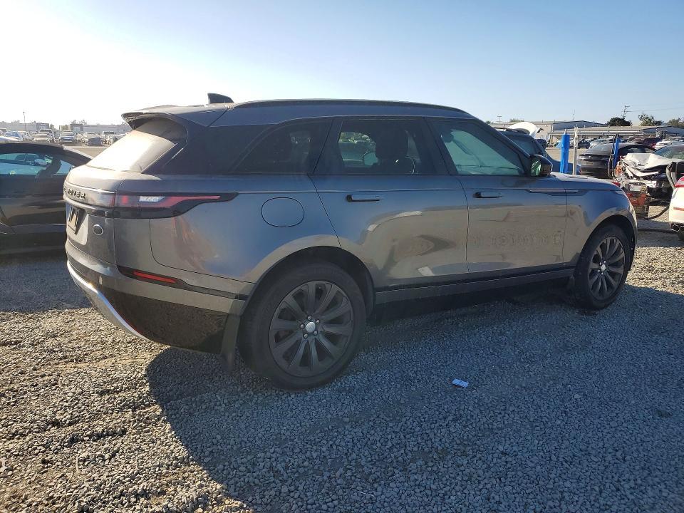 SALYL2RX5JA736703 2018 Land Rover Range Rover photo no. 3