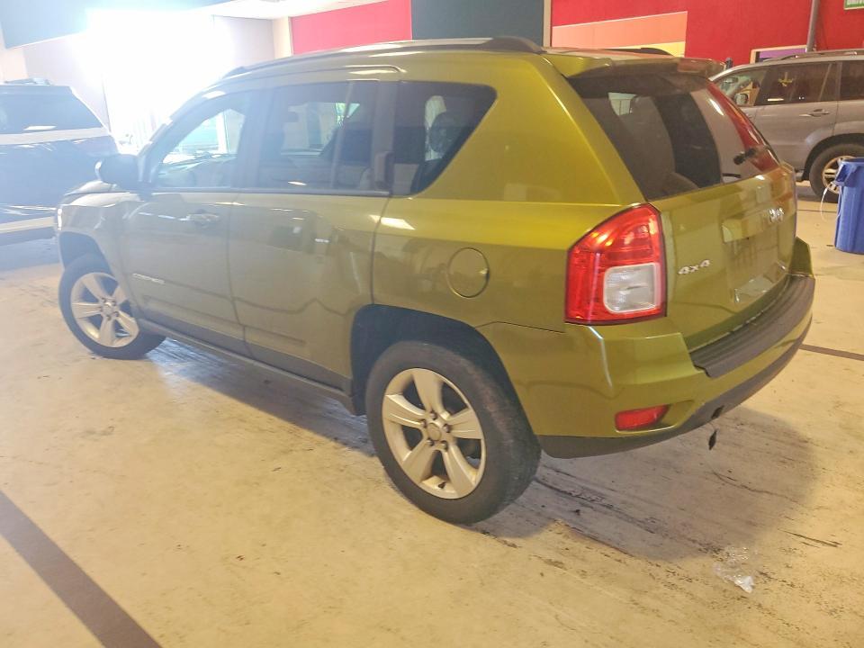 1C4NJDBB6CD555590 2012 Jeep Compass photo no. 2