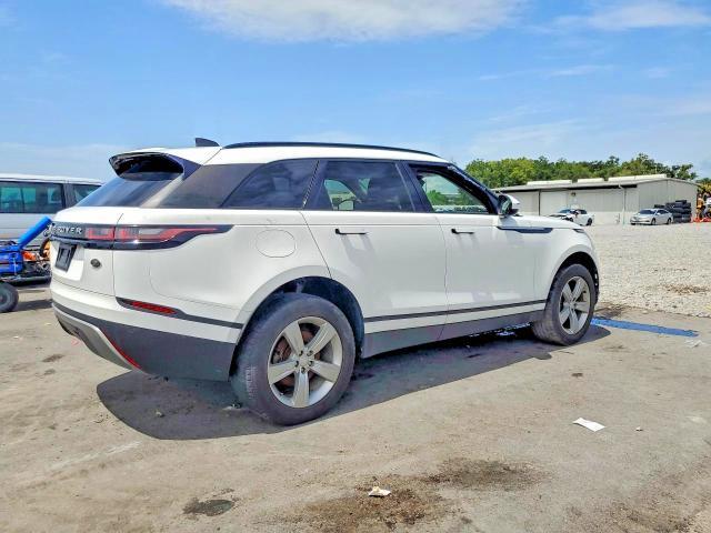 SALYB2RNXJA733149 2018 Land Rover Range Rover photo no. 3