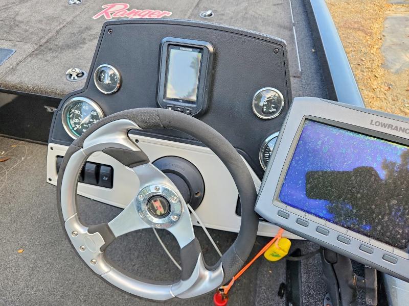 RGR90012E414 2014 Ranger Bassboat photo no. 8