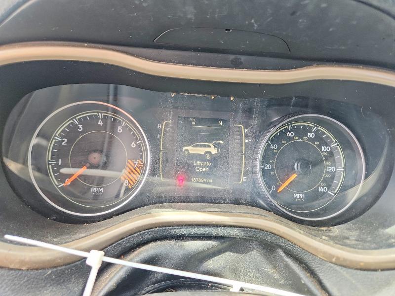 1C4PJMCS2FW565159 2015 Jeep Cherokee photo no. 9