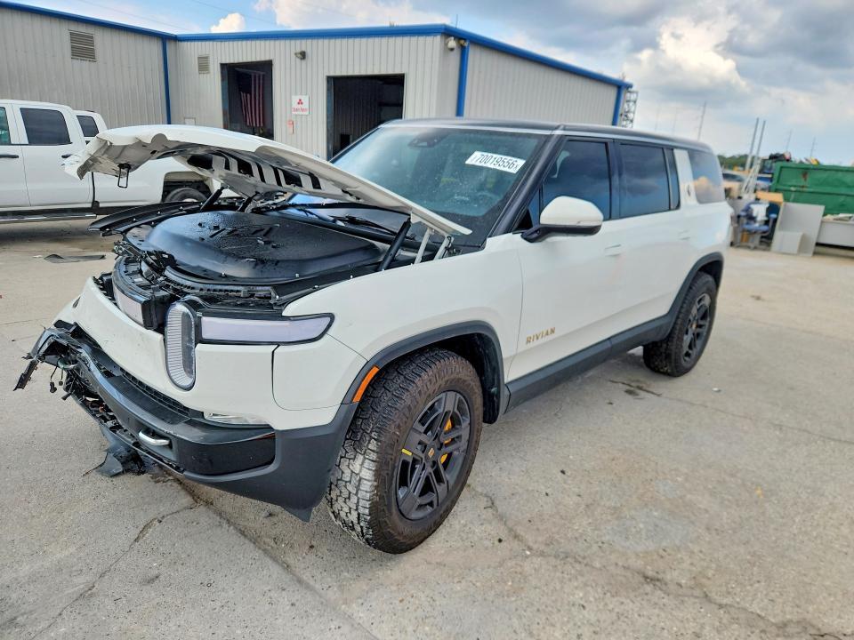 2023 Rivian R1S — VIN 7PDSGABL2PN020810