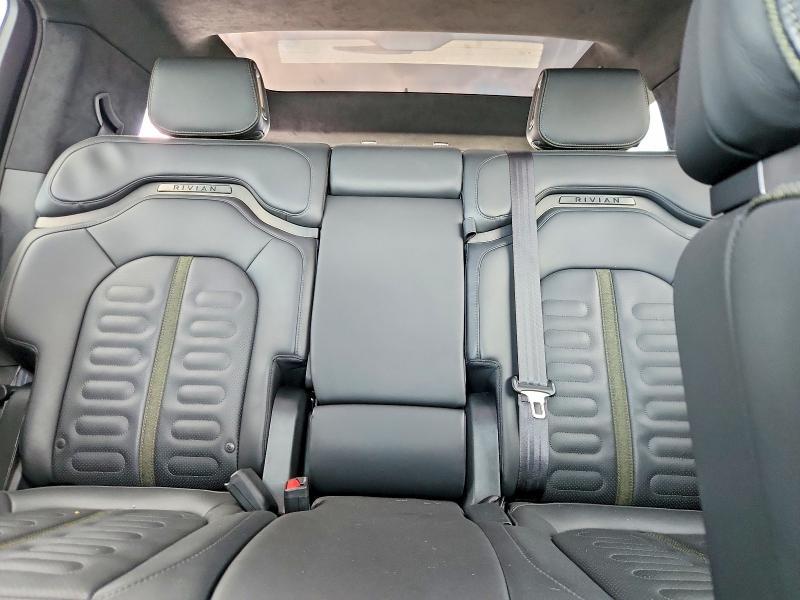 2023 Rivian R1S — VIN 7PDSGABL2PN020810, фото 10