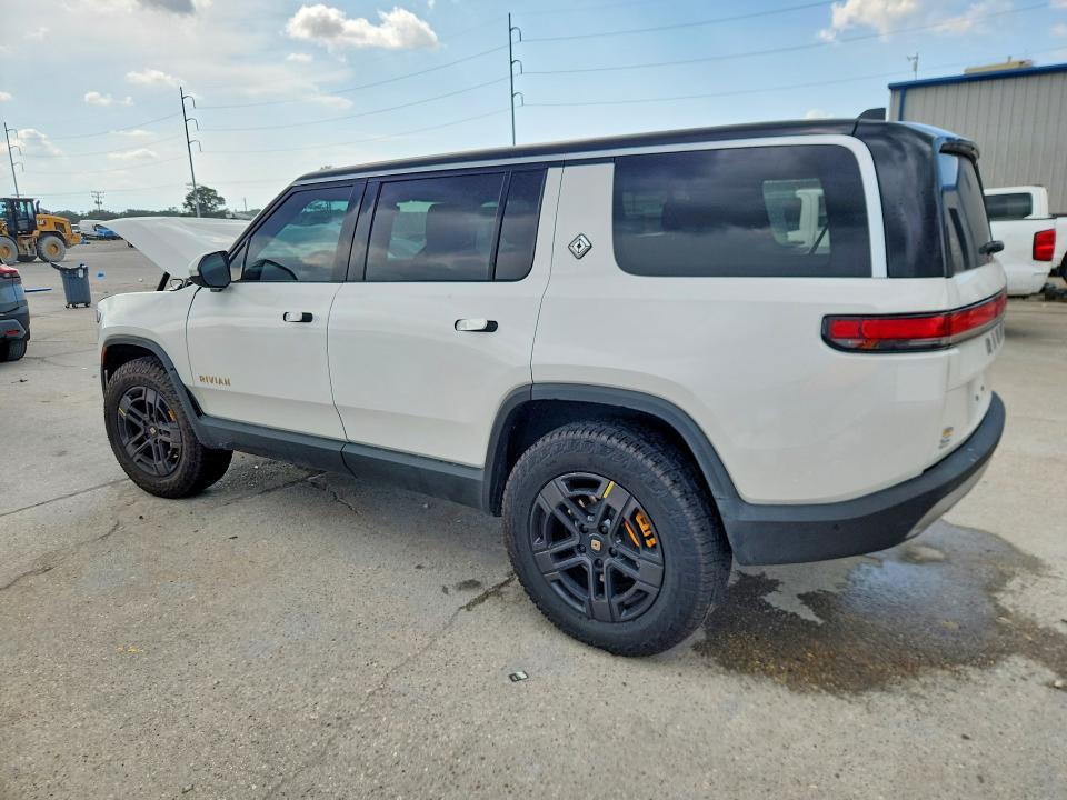 2023 Rivian R1S — VIN 7PDSGABL2PN020810, фото 2