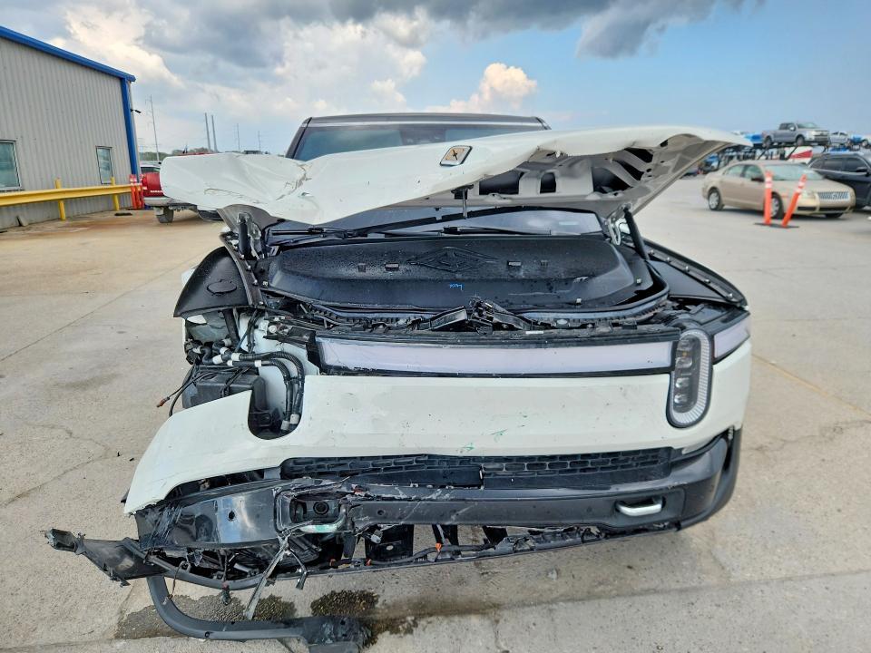 2023 Rivian R1S — VIN 7PDSGABL2PN020810, фото 5