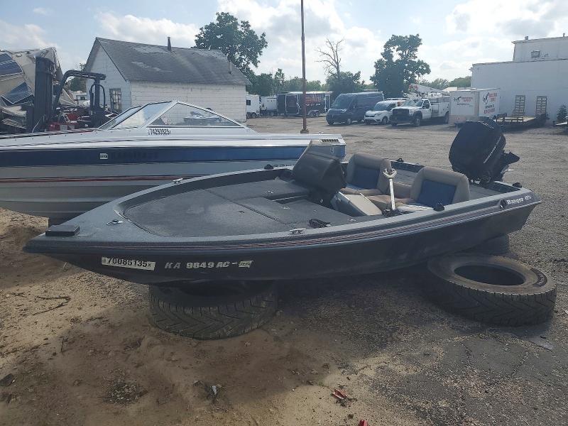 RNG3U189J293 1993 Ranger Bassboat photo no. 2
