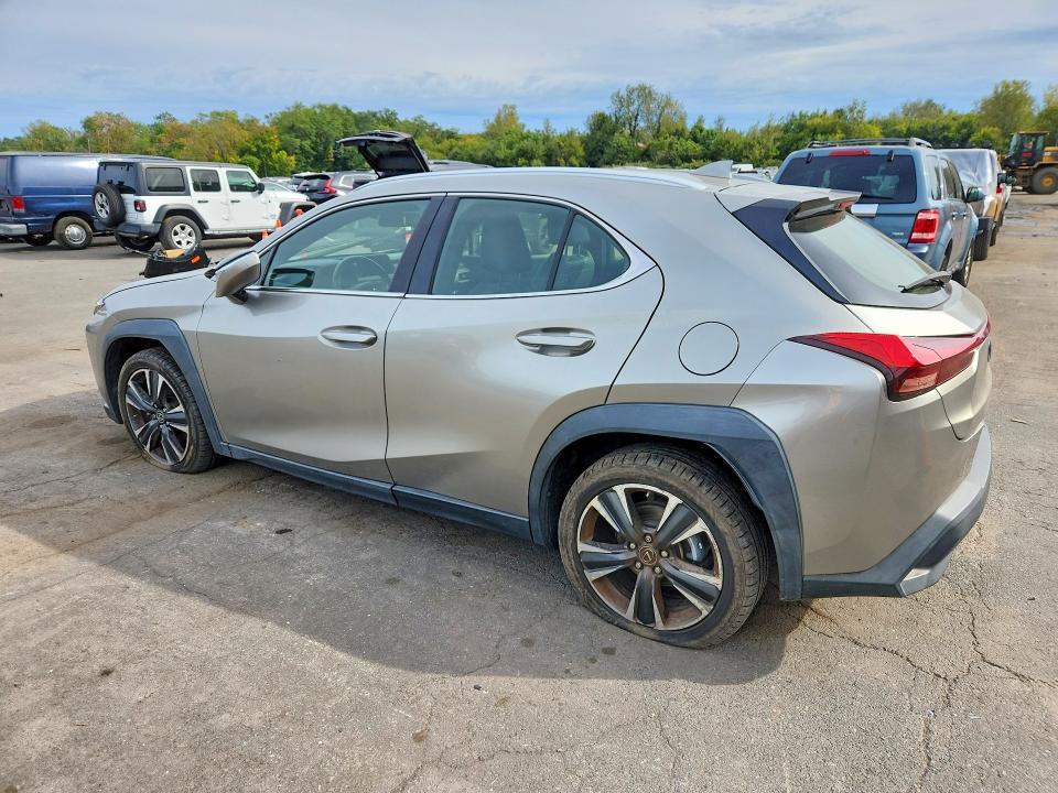 2022 Lexus UX — VIN JTHX3JBH8N2045860, şəkil 2